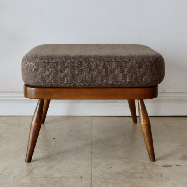アーコール（ERCOL）製ビンテージのスツール・オットマン