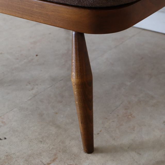 アーコール（ERCOL）製ビンテージのスツール・オットマンの脚
