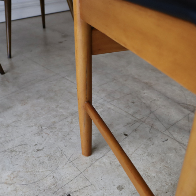ポーランド製ビンテージのダイニングチェアの補強痕