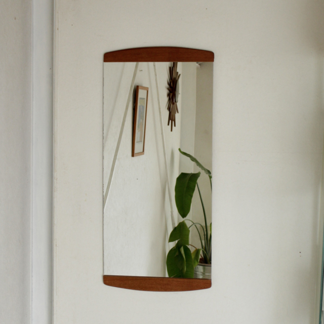 イギリスビンテージの壁掛けミラー