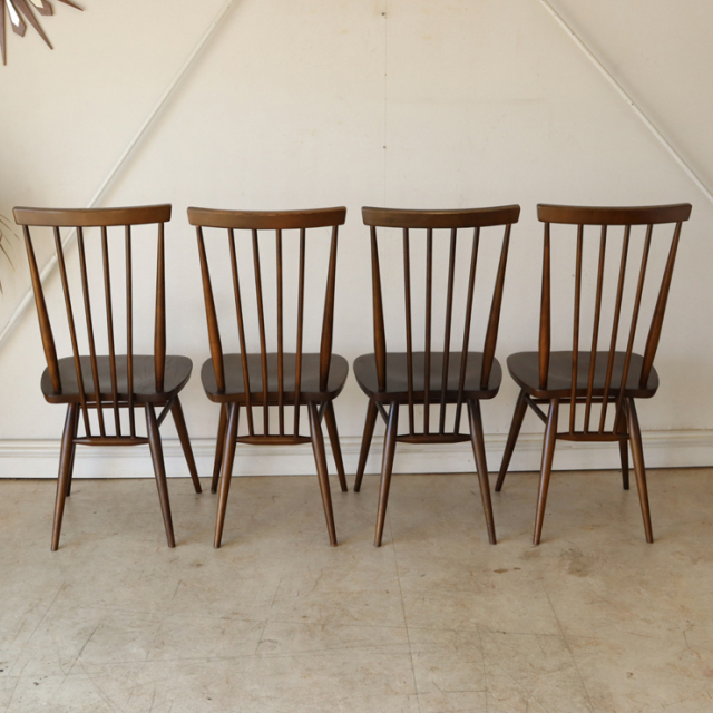 アーコール（ERCOL）製ビンテージのスティックバックチェアブラウンの背面