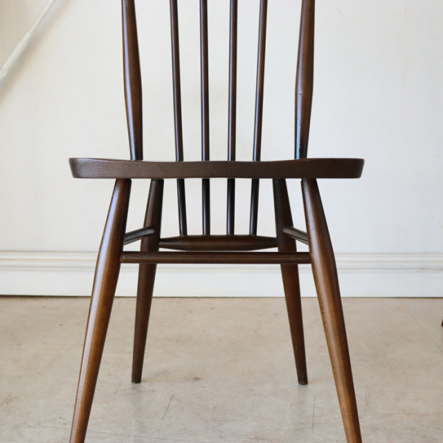 アーコール（ERCOL）製ビンテージのスティックバックチェアブラウンの座面