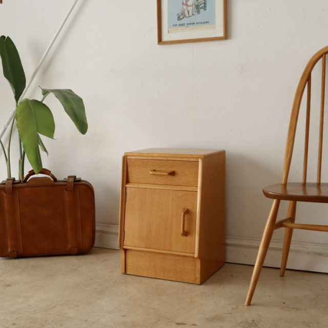 ジープラン（G-plan）ブランドン【オーク】ベッドサイドキャビネット