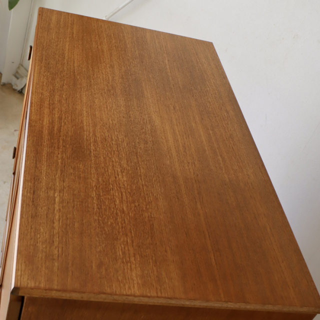 ネイサン（NATHAN）製 リビングにも寝室にも合うキャビネット 商品番号