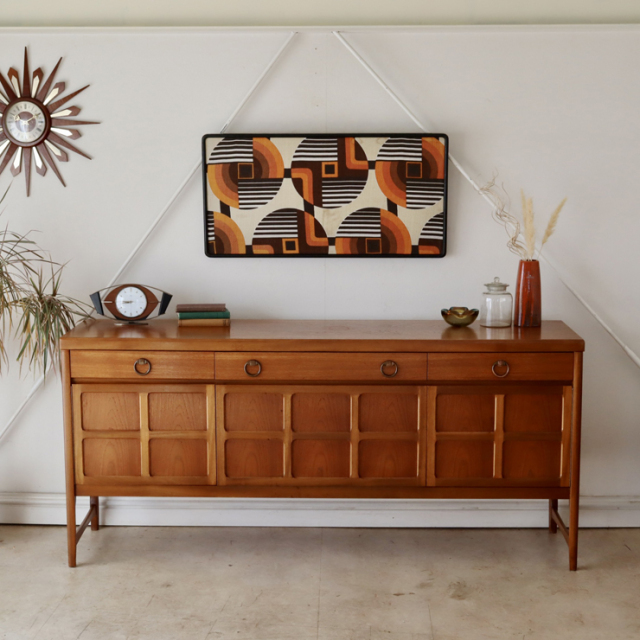 ネイサン（NATHAN）製ビンテージのサイドボード