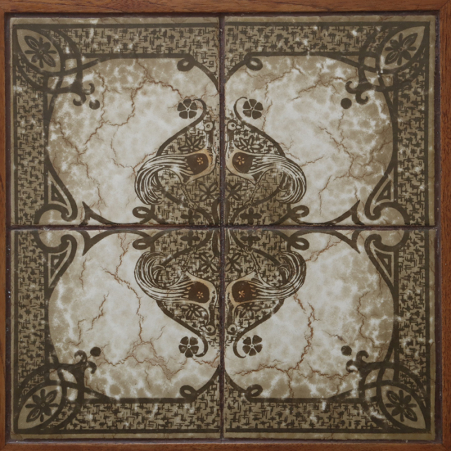 英国製ビンテージのタイルトップネストテーブルの天板