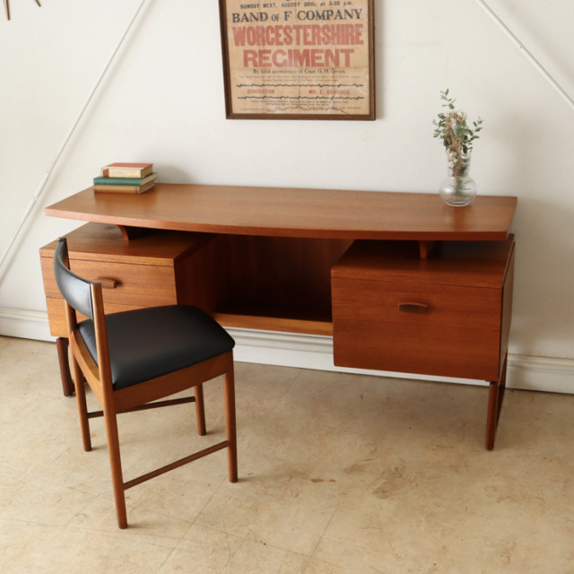 ジープラン（G-plan）製ビンテージのデスク