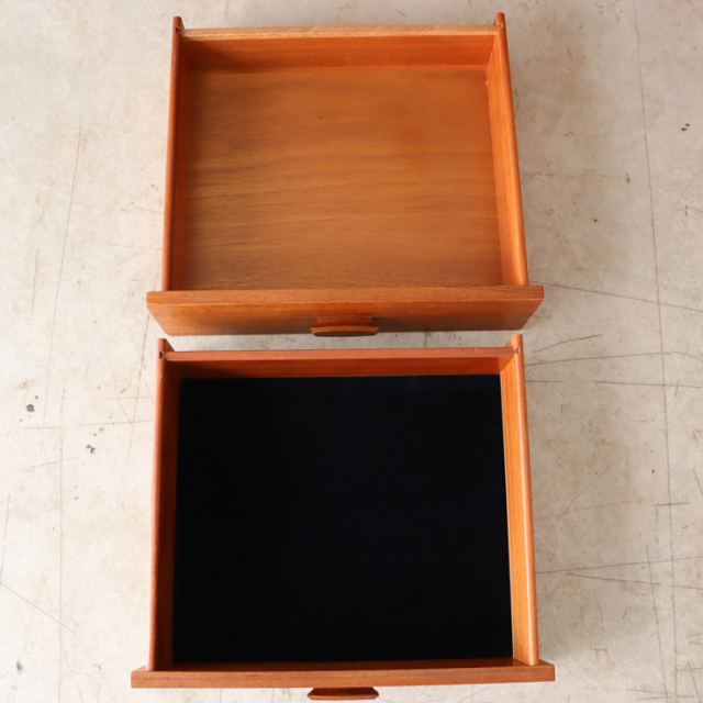 ジープラン（G-plan）製ビンテージのデスクの引き出し