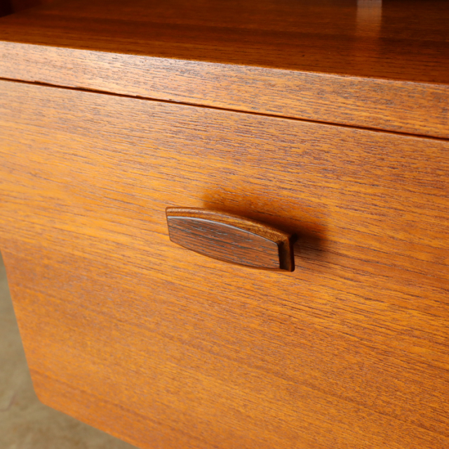 ジープラン（G-plan）製ビンテージのデスクのハンドル