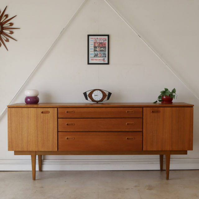 ネイサン（NATHAN）製ビンテージのサイドボード