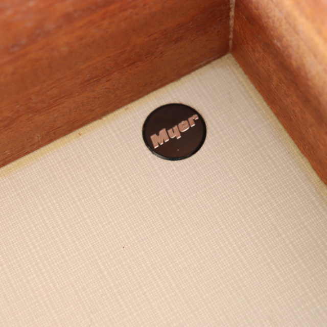 メイヤー（myer）製ビンテージのコーヒーテーブルのロゴプレート