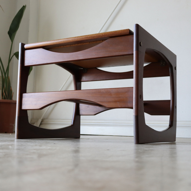 イギリス製ビンテージのタイルトップコーヒーテーブル