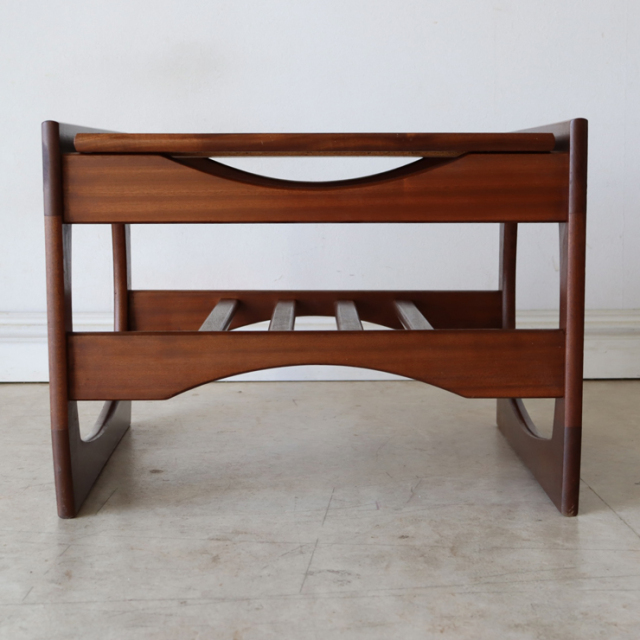 イギリス製ビンテージのタイルトップコーヒーテーブル