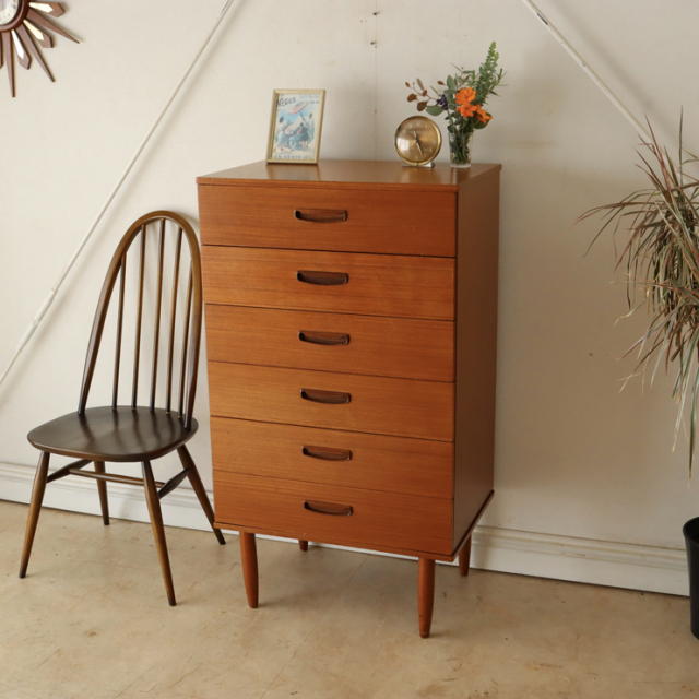 英国製ビンテージの６段チェスト