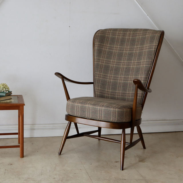 アーコール（ERCOL）製ビンテージのハイバックイージーチェア