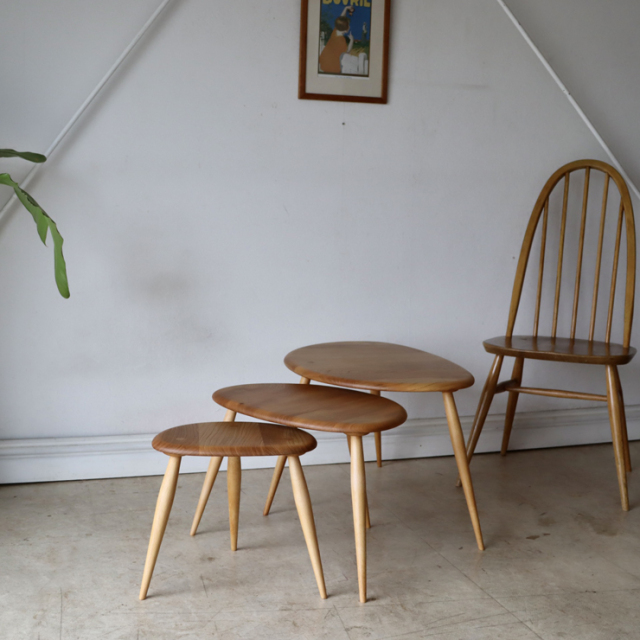 アーコール（ERCOL）製ビンテージのネストテーブル