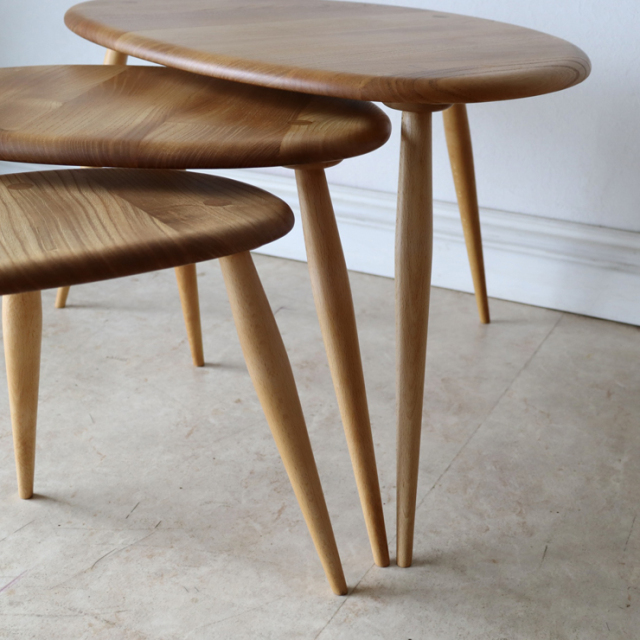 アーコール（ERCOL）製ビンテージのネストテーブルの脚