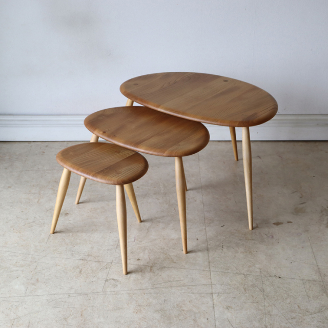 アーコール（ERCOL）製ビンテージのネストテーブル
