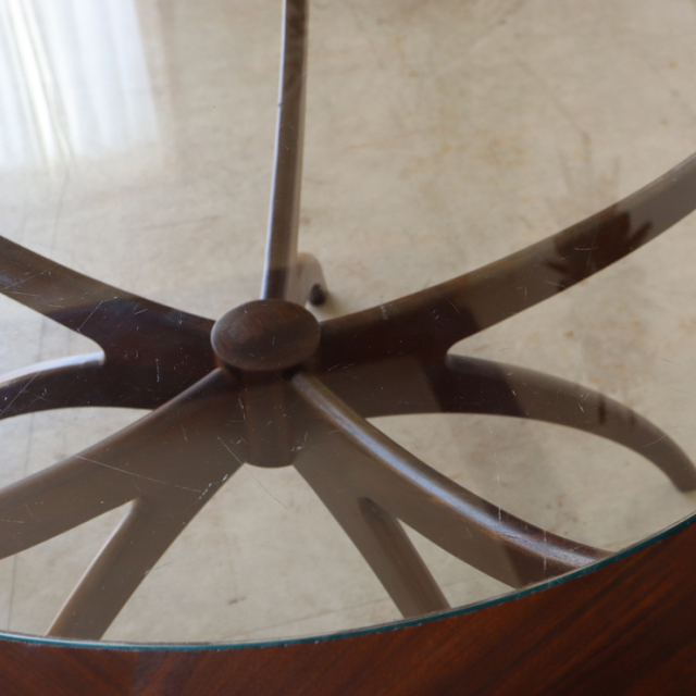 ジープラン（G-plan）製ビンテージのスパイダーコーヒーテーブルのガラスダメージ