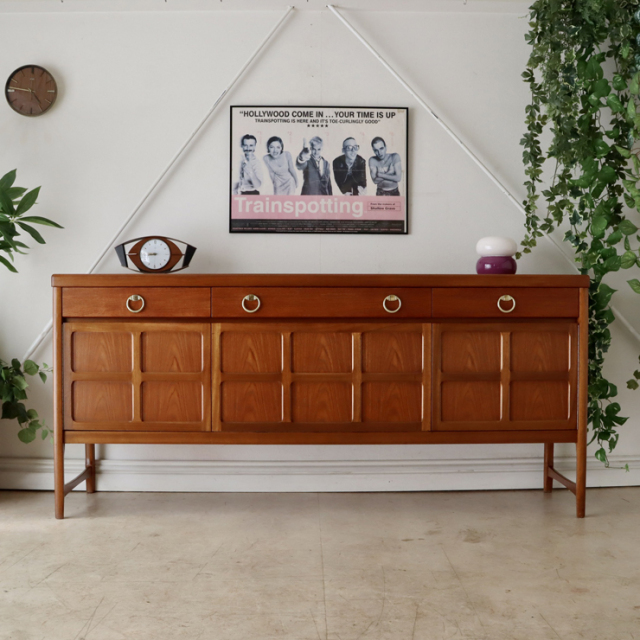 ネイサン（NATHAN）製ビンテージのサイドボード