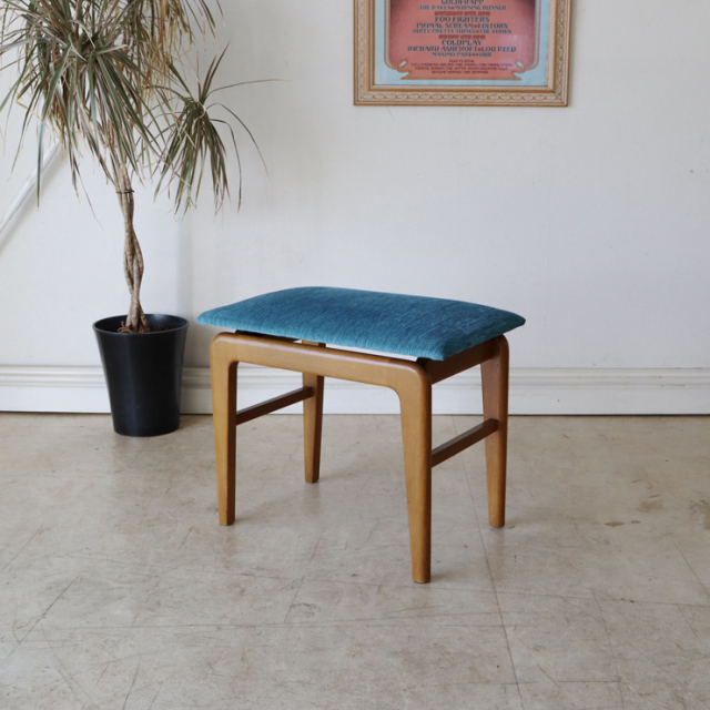 英国製ビンテージのスツール