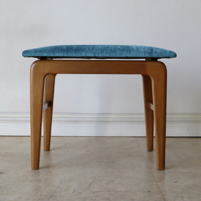 英国製ビンテージのスツール