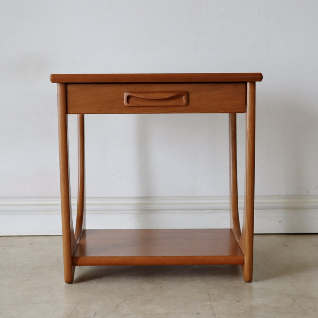 ジープラン（G-plan）製ビンテージのサイドテーブル