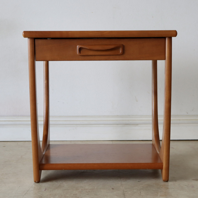ジープラン（G-plan）製ビンテージのサイドテーブル