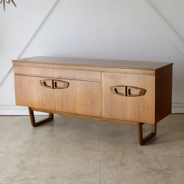 Beautility ヴィンテージ サイドボード リビングボード AVボード 英国