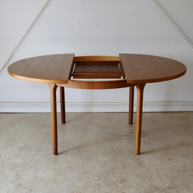 マッキントッシュ（Mcintosh）製ビンテージのダイニングテーブルのエクステンション