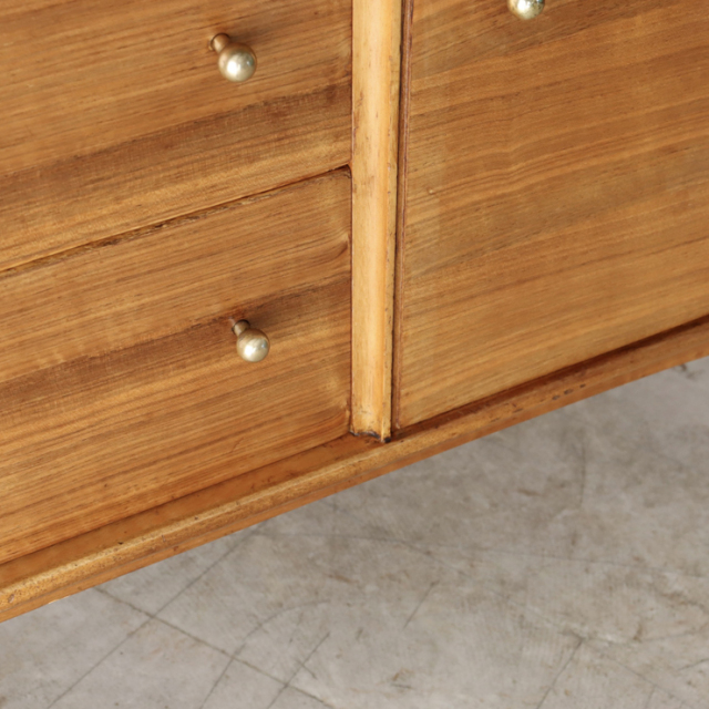 アルフレッド・コックス（Alfred Cox）製ウォールナットサイドボード