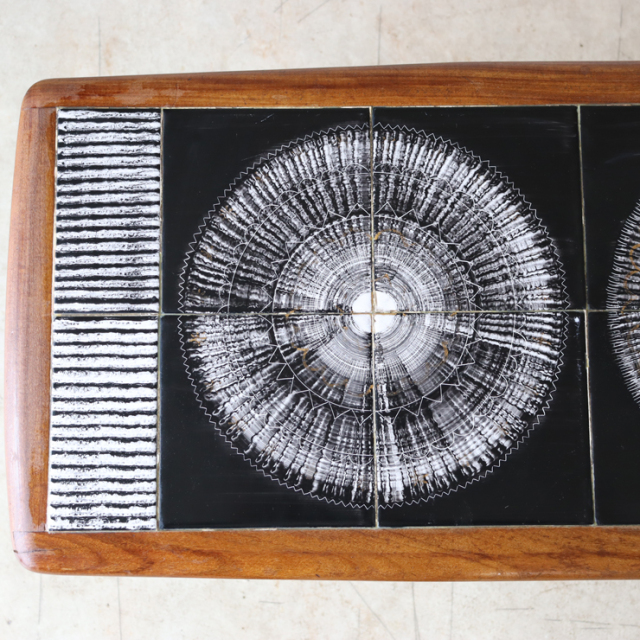 イギリス製ビンテージのタイルコーヒーテーブルのタイル