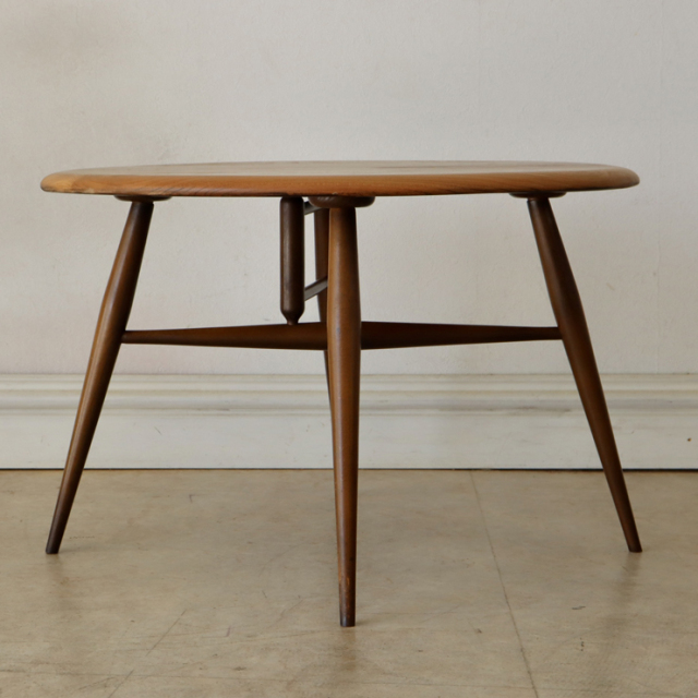 アーコール（ERCOL）製ビンテージのコーヒーテーブル