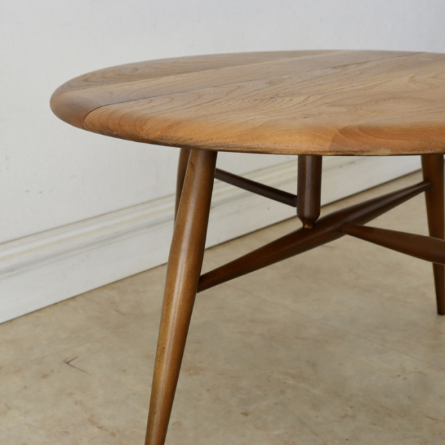 アーコール（ERCOL）製ビンテージのコーヒーテーブル