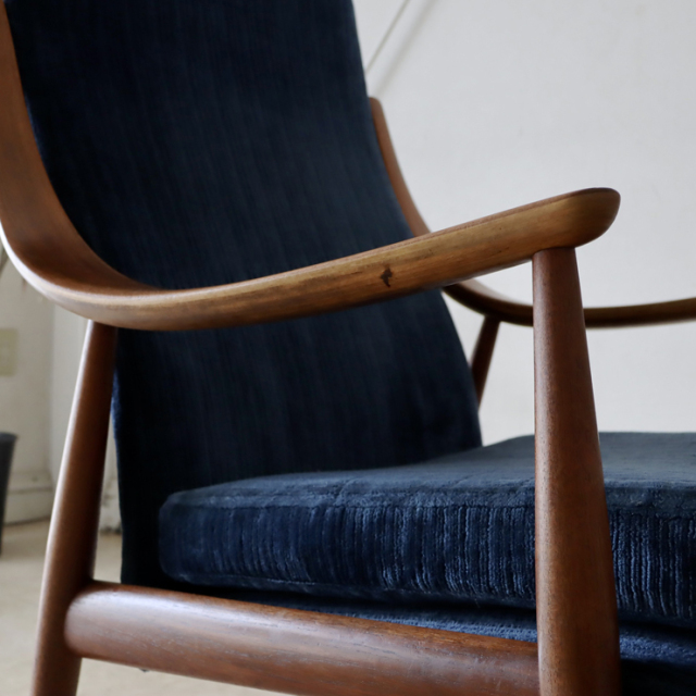 デンマーク（Peter Hvidt & Orla Molgaard-Nielsen）製ビンテージのイージーチェアのアーム