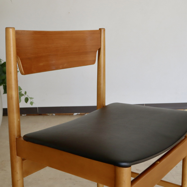 ポーランド製ビンテージのダイニングチェアの背もたれ