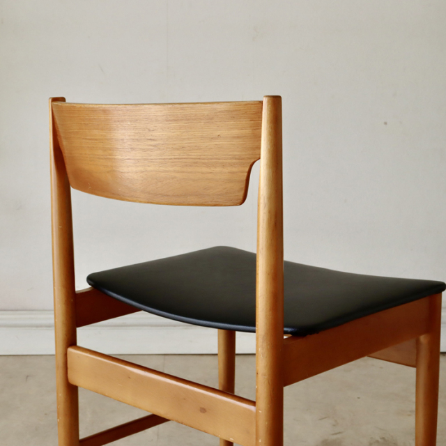 ポーランド製ビンテージのダイニングチェアの後ろ背もたれ