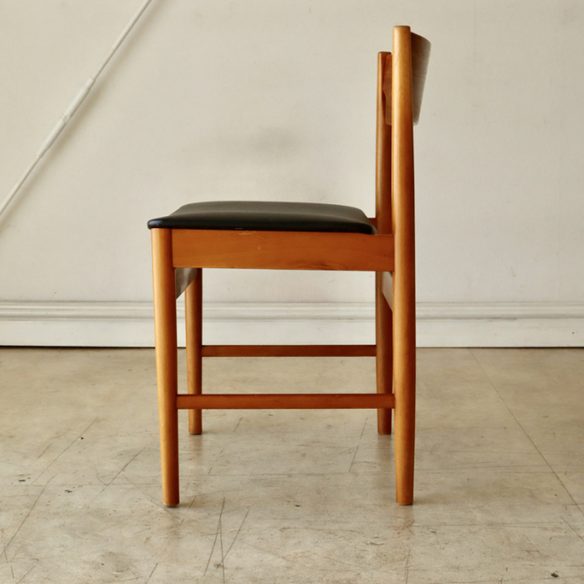 ポーランド製ビンテージのダイニングチェアのサイド