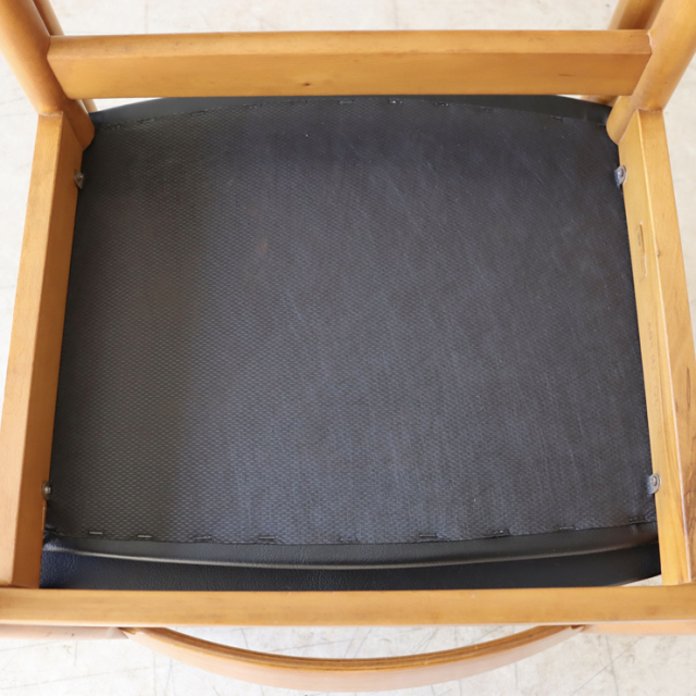 ポーランド製ビンテージのダイニングチェアの座面裏