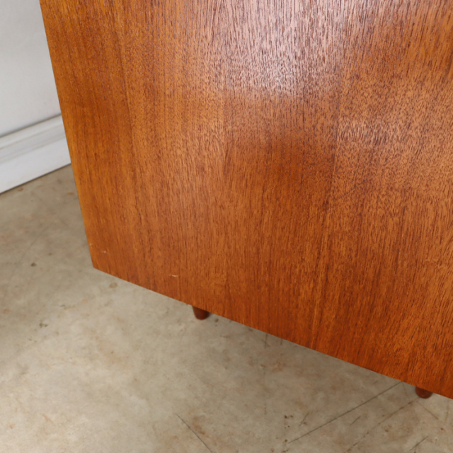 ジープラン（G-plan）製ビンテージの植栽サイドボードのサイドの傷