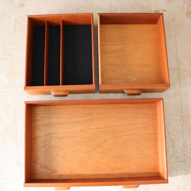 ジープラン（G-plan）製ビンテージの植栽サイドボードの引き出し