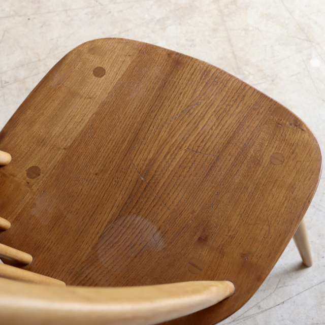 アーコール（ERCOL）製ビンテージのクエーカーチェアの座面