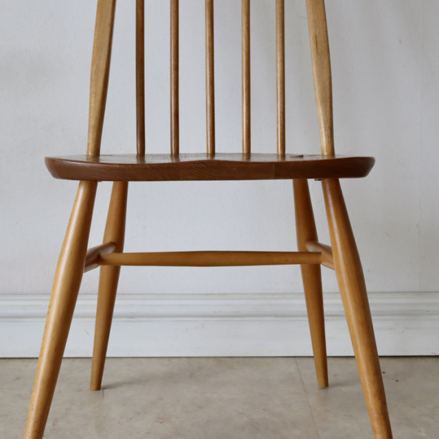 アーコール（ERCOL）製ビンテージのクエーカーチェアの座面