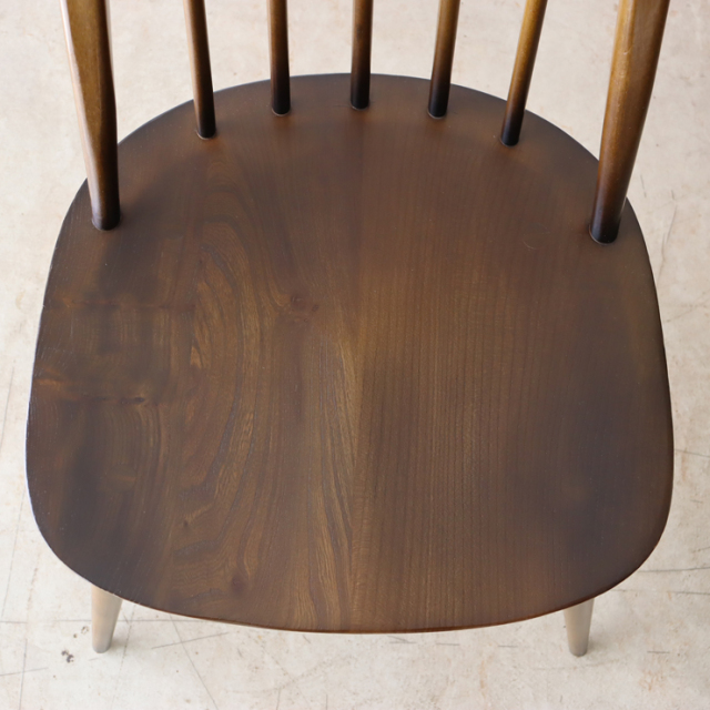 アーコール（ERCOL）製ビンテージのクエーカーチェアの座面