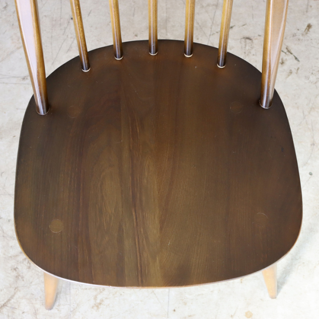 アーコール（ERCOL）製ビンテージのクエーカーチェアの座面