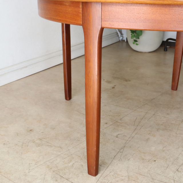 エリオッツオブニューブリー（Elliotts of newbury）製ダイニング