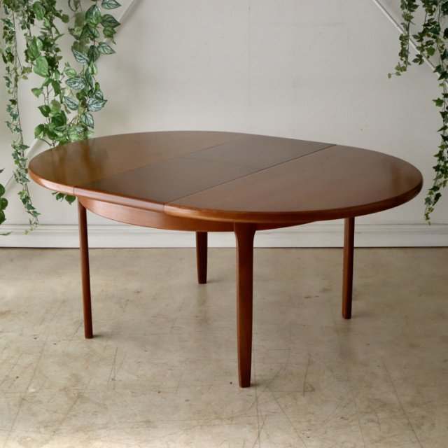 エリオッツオブニューブリー（Elliotts of newbury）製ダイニング