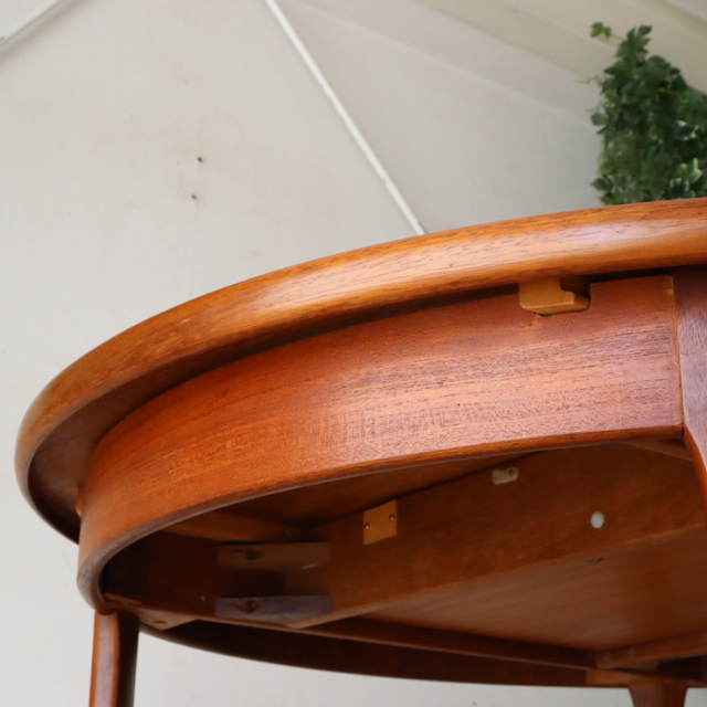 エリオッツオブニューブリー（Elliotts of newbury）製ダイニング