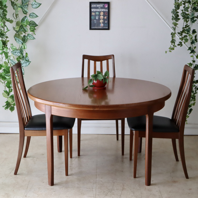 エリオッツオブニューブリー（Elliotts of newbury）製ダイニング