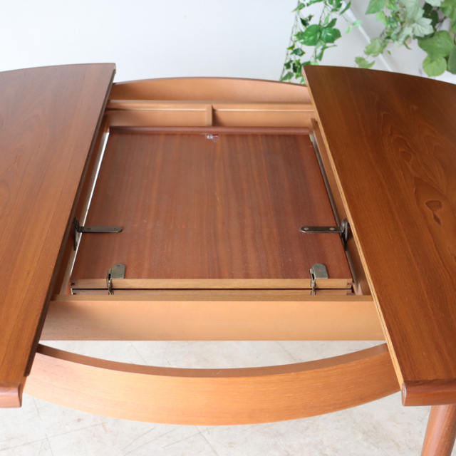 ジープラン（G-plan）製ビンテージのダイニングテーブル　エクステンション天板